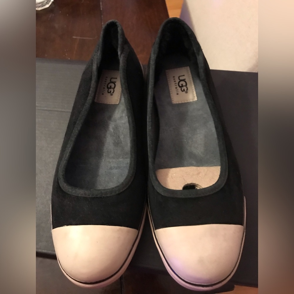 UGG Australia Womens Slip-on Shoe Sheepskin Suede Flats